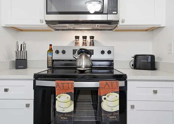 Holiday home Modern 3br Townhome In Mt. Lebanon | Garage + Easy Access