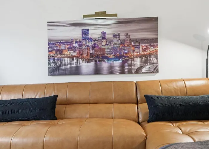 Modern 3br Townhome In Mt. Lebanon | Garage + Easy Access