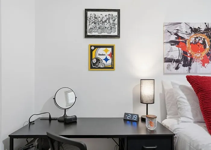 Holiday home Modern 3br Townhome In Mt. Lebanon | Garage + Easy Access *